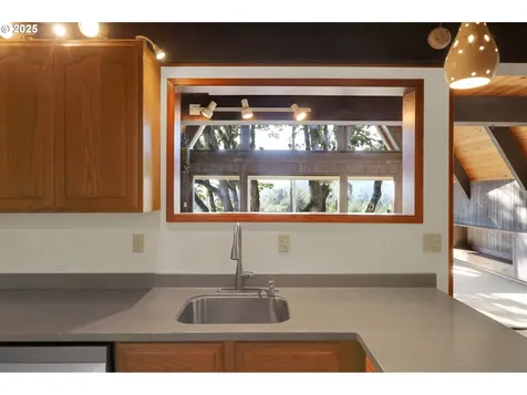 475 Riverview Boulevard Springfield OR 97477