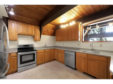 475 Riverview Boulevard Springfield OR 97477