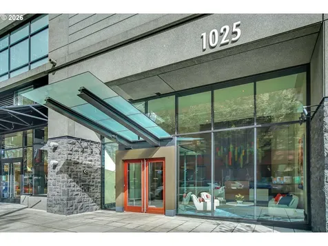 1025 NW Couch Street Portland OR 97209