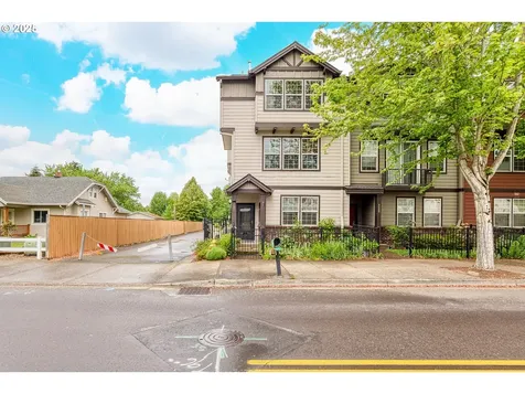 3497 SE Brookwood Avenue Hillsboro OR 97123