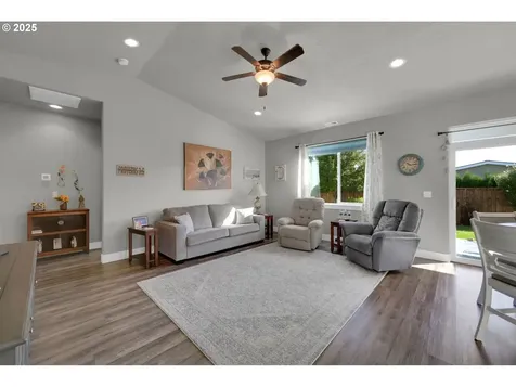 278 SW Applegate Trail Drive Dallas OR 97338