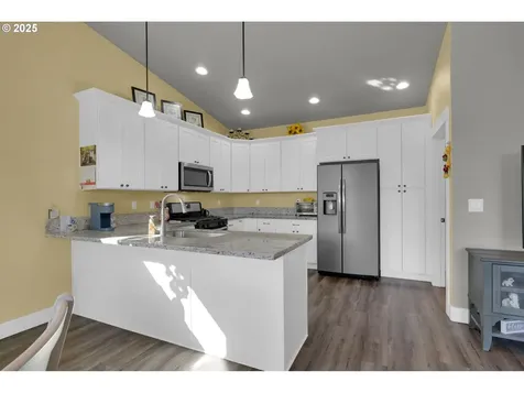 278 SW Applegate Trail Drive Dallas OR 97338