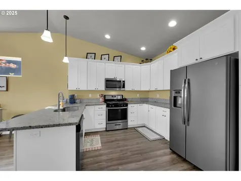 278 SW Applegate Trail Drive Dallas OR 97338
