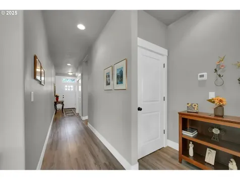 278 SW Applegate Trail Drive Dallas OR 97338