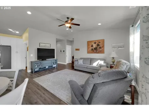 278 SW Applegate Trail Drive Dallas OR 97338