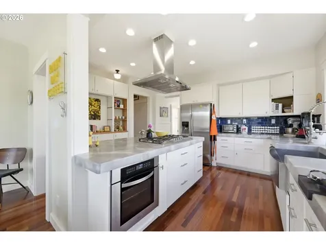 349 S 6th Street Cottage Grove OR 97424