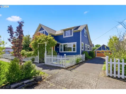 349 S 6th Street Cottage Grove OR 97424