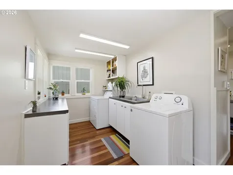 349 S 6th Street Cottage Grove OR 97424