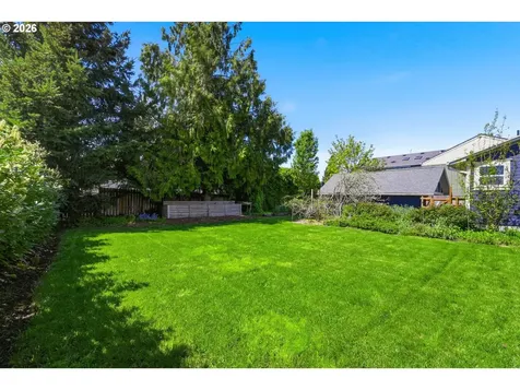 349 S 6th Street Cottage Grove OR 97424