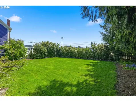 349 S 6th Street Cottage Grove OR 97424