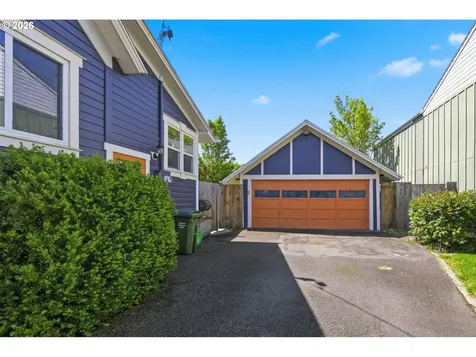 349 S 6th Street Cottage Grove OR 97424