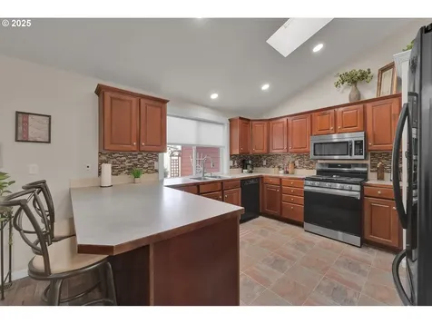 953 Greenwich Avenue Eugene OR 97404
