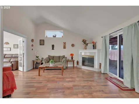 953 Greenwich Avenue Eugene OR 97404