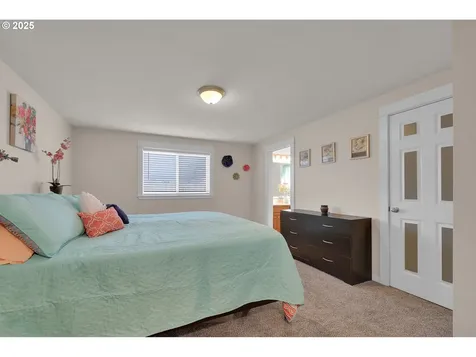 953 Greenwich Avenue Eugene OR 97404