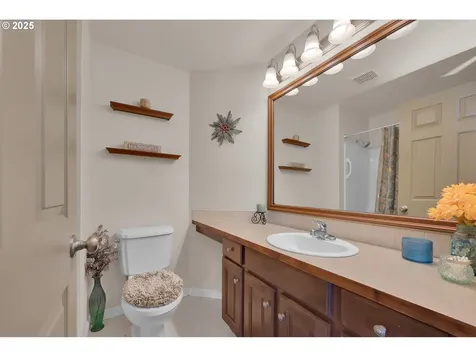 953 Greenwich Avenue Eugene OR 97404