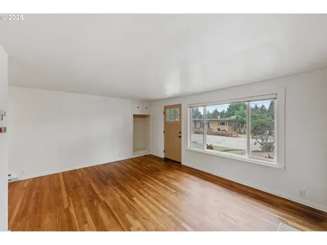 437 Simpson Avenue North Bend OR 97459