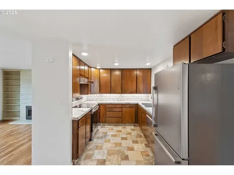 437 Simpson Avenue North Bend OR 97459