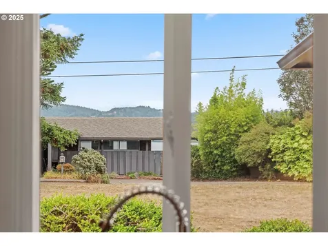 437 Simpson Avenue North Bend OR 97459