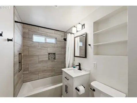 437 Simpson Avenue North Bend OR 97459
