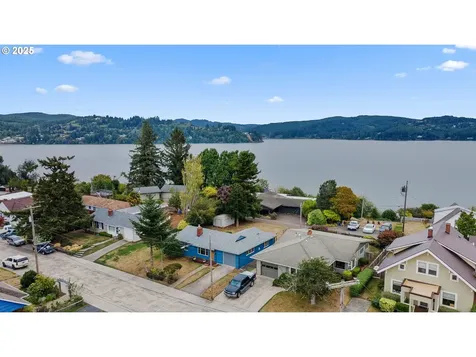 437 Simpson Avenue North Bend OR 97459