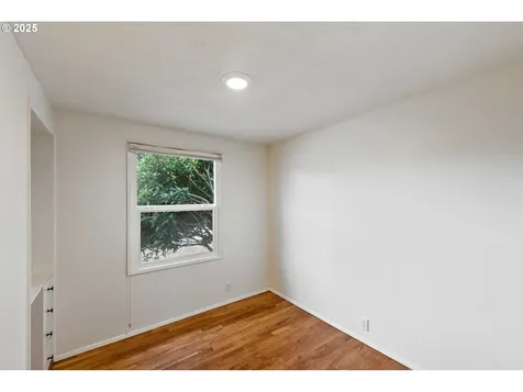 437 Simpson Avenue North Bend OR 97459