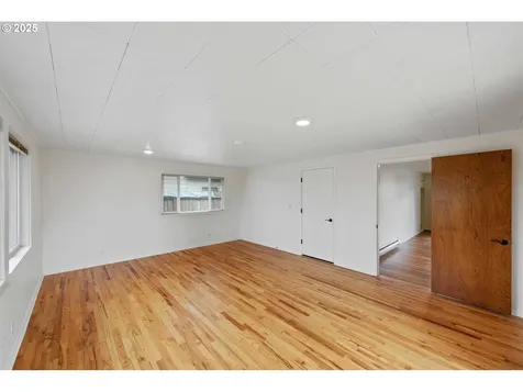 437 Simpson Avenue North Bend OR 97459