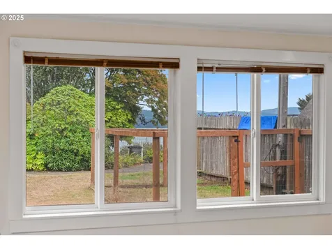 437 Simpson Avenue North Bend OR 97459