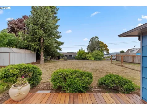 437 Simpson Avenue North Bend OR 97459