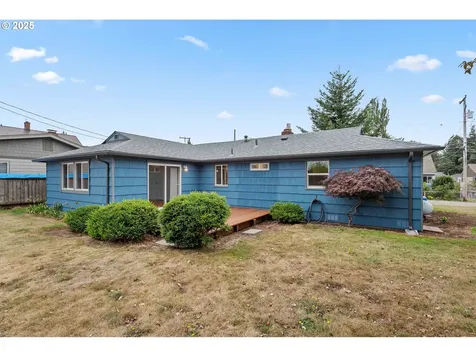 437 Simpson Avenue North Bend OR 97459