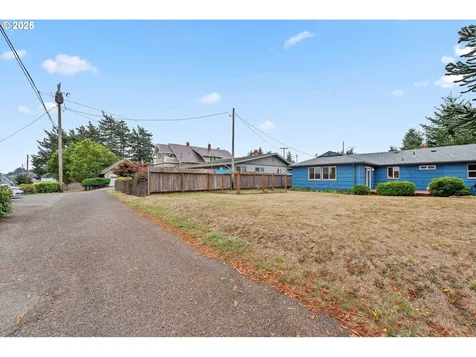 437 Simpson Avenue North Bend OR 97459
