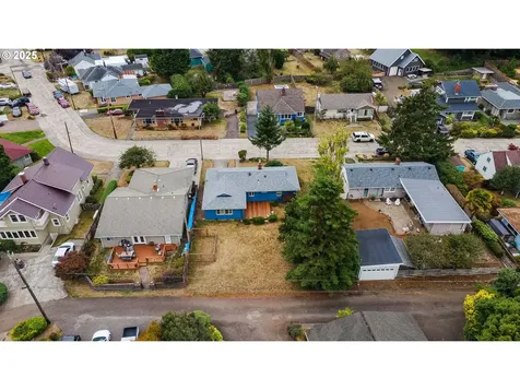 437 Simpson Avenue North Bend OR 97459