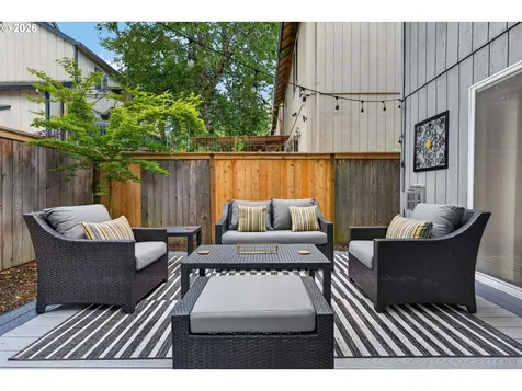 8962 SW 75th Place Portland OR 97223