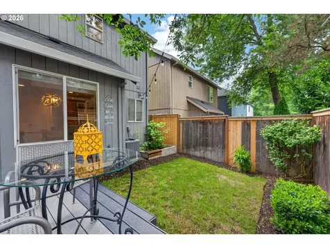 8962 SW 75th Place Portland OR 97223