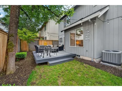 8962 SW 75th Place Portland OR 97223