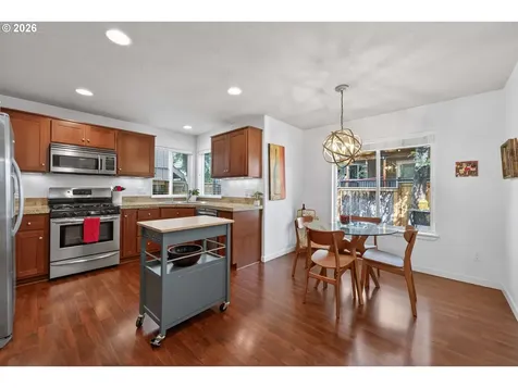 8962 SW 75th Place Portland OR 97223