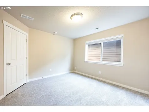 3614 NW 121st Circle Vancouver WA 98685