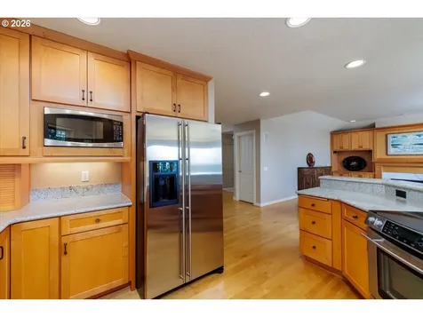 2212 NW Pinnacle Drive Portland OR 97229