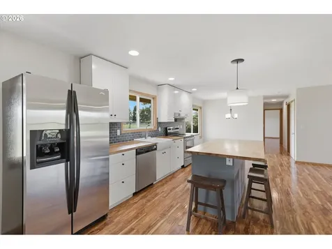 1270 NE Blossom Drive Mcminnville OR 97128