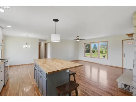 1270 NE Blossom Drive Mcminnville OR 97128