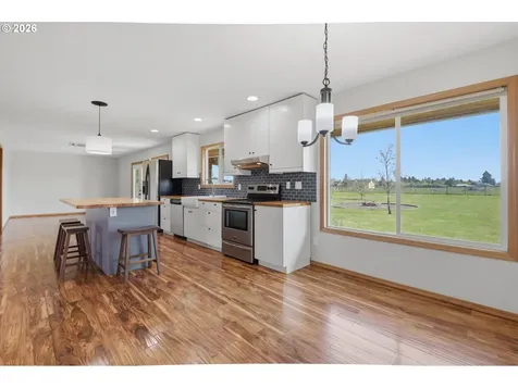 1270 NE Blossom Drive Mcminnville OR 97128