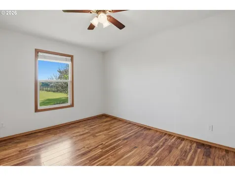 1270 NE Blossom Drive Mcminnville OR 97128