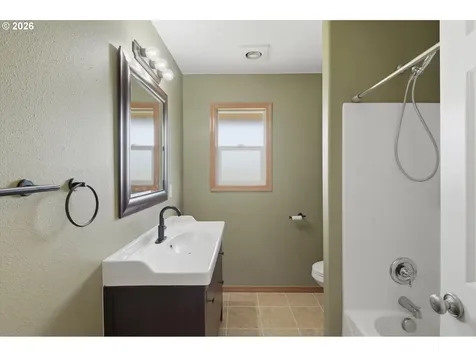 1270 NE Blossom Drive Mcminnville OR 97128