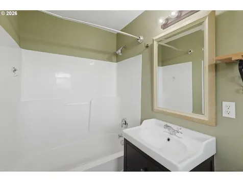 1270 NE Blossom Drive Mcminnville OR 97128