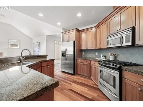 1465 NE 15th Avenue Canby OR 97013