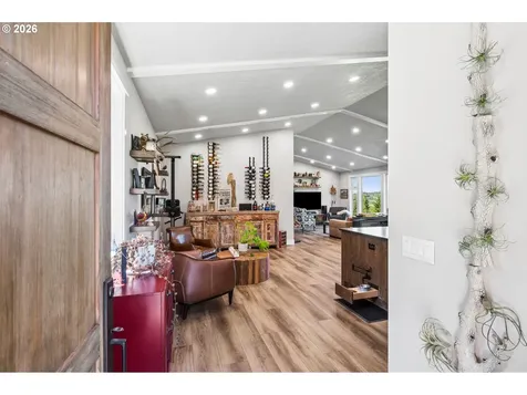 18600 NW Meadow Lake Road Yamhill OR 97148