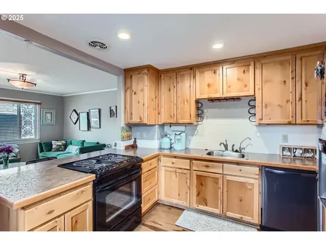 15760 SE Rainier Avenue Clackamas OR 97015