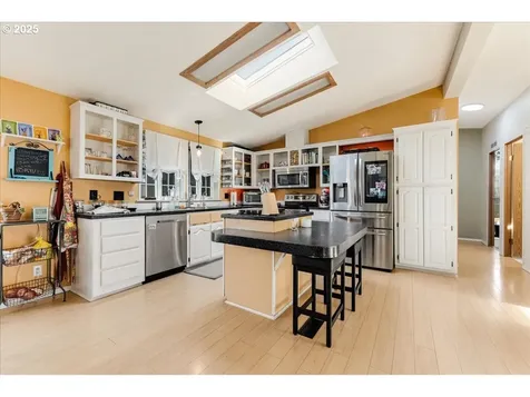1073 NW Cypress Street Mcminnville OR 97128