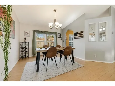 1073 NW Cypress Street Mcminnville OR 97128