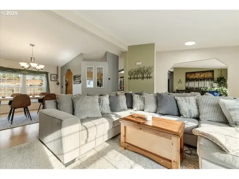 1073 NW Cypress Street Mcminnville OR 97128