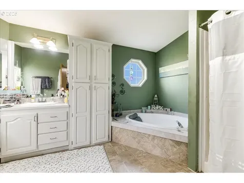 1073 NW Cypress Street Mcminnville OR 97128